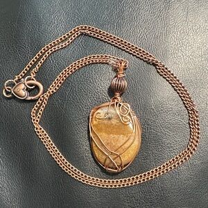 Elegant Wire-Wrapped Pendant Necklace
